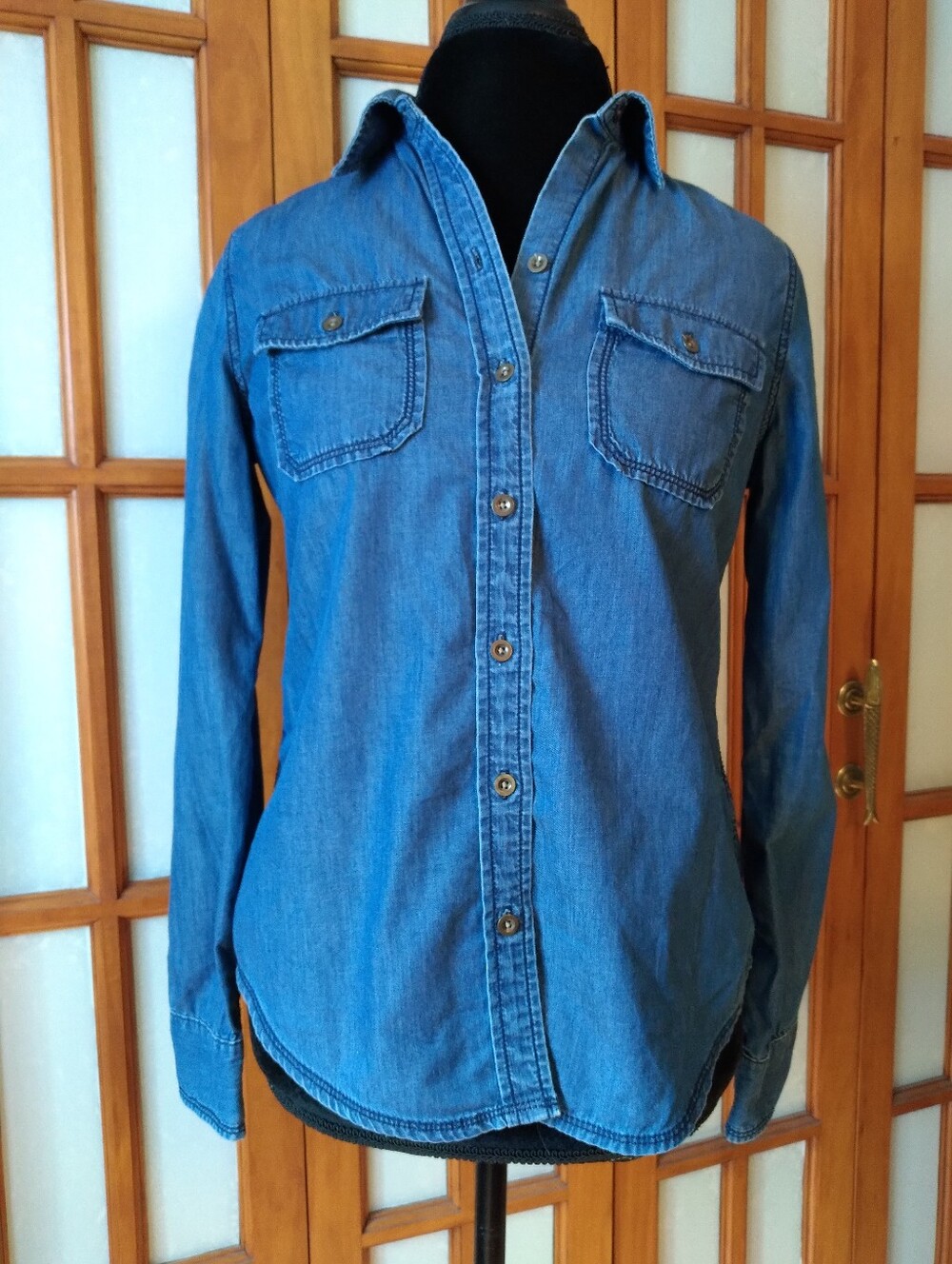 Women's Banana Republic Denim Chambray Long Sleeve Button Up Shirt Sz S